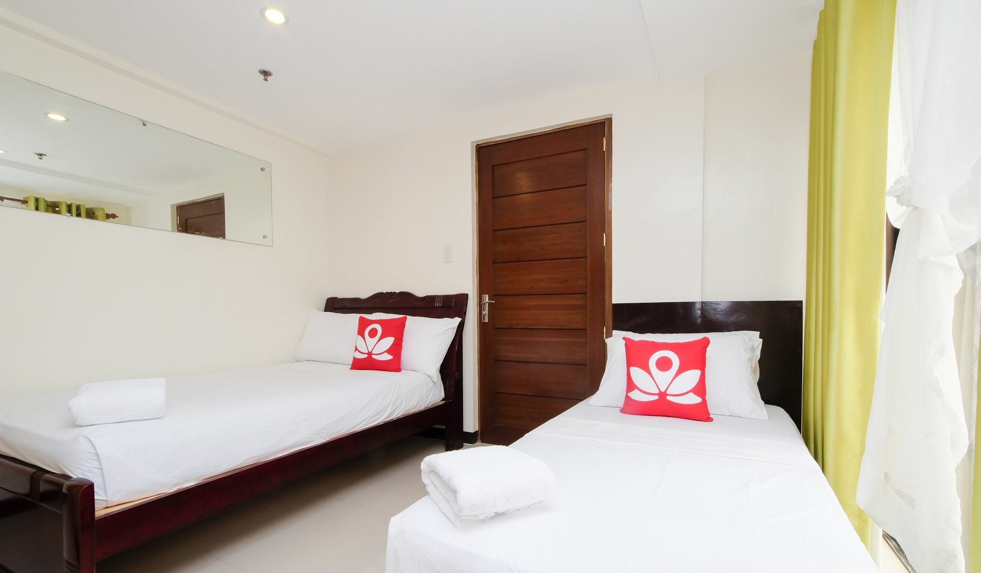 Zen Rooms Time Travellers Makati Makati City Extérieur photo