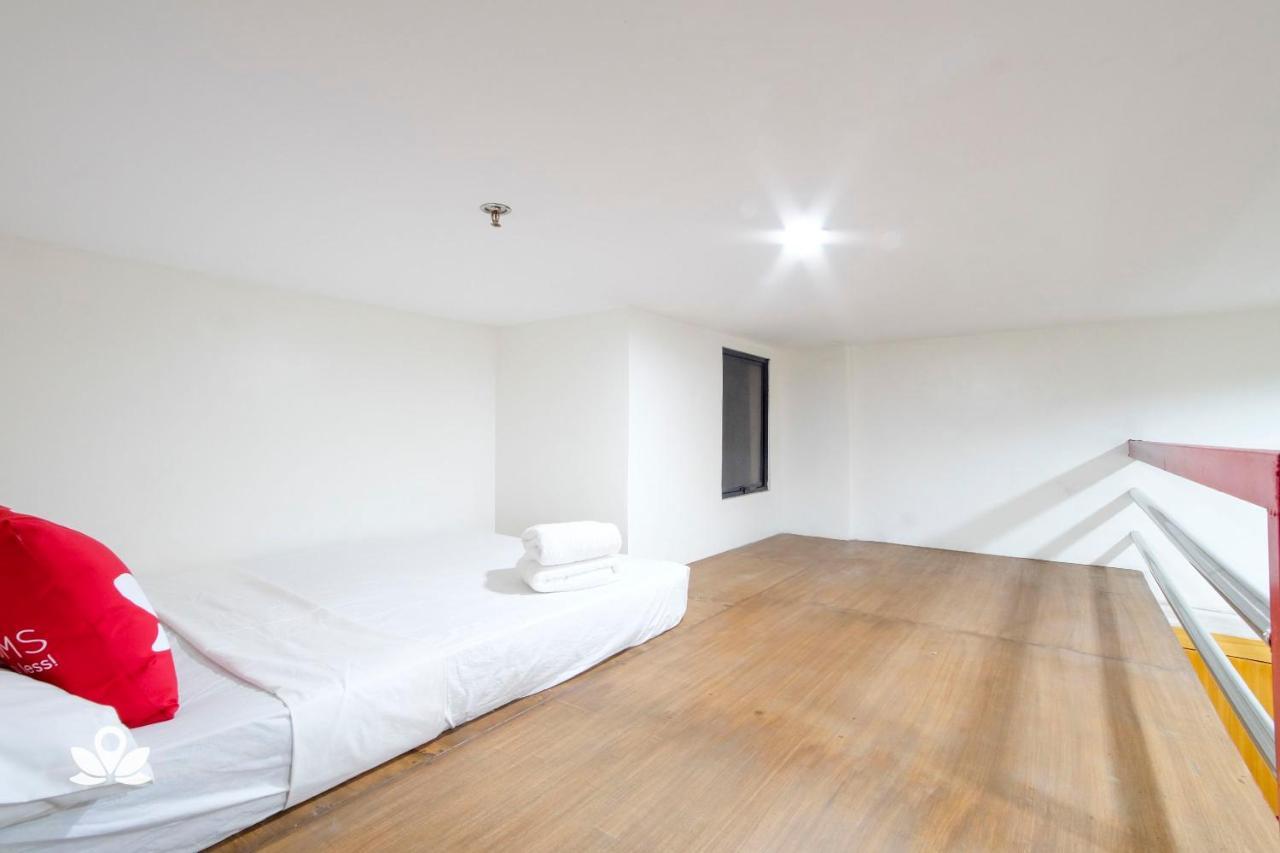 Zen Rooms Time Travellers Makati Makati City Extérieur photo